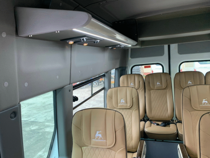Dịch Vụ Thuê Xe 19 Chỗ Có Tivi – Nâng Tầm Trải Nghiệm Du Lịch Và Sự Kiện